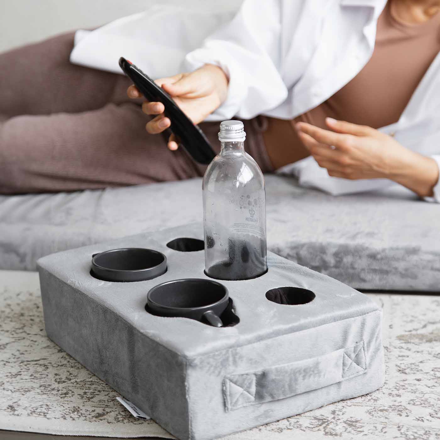 Minkštas puodelių dėklas su rankena